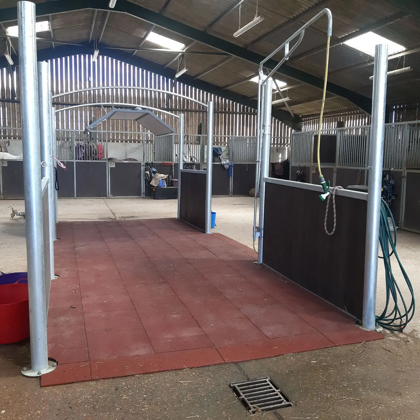Wash bay and solarium