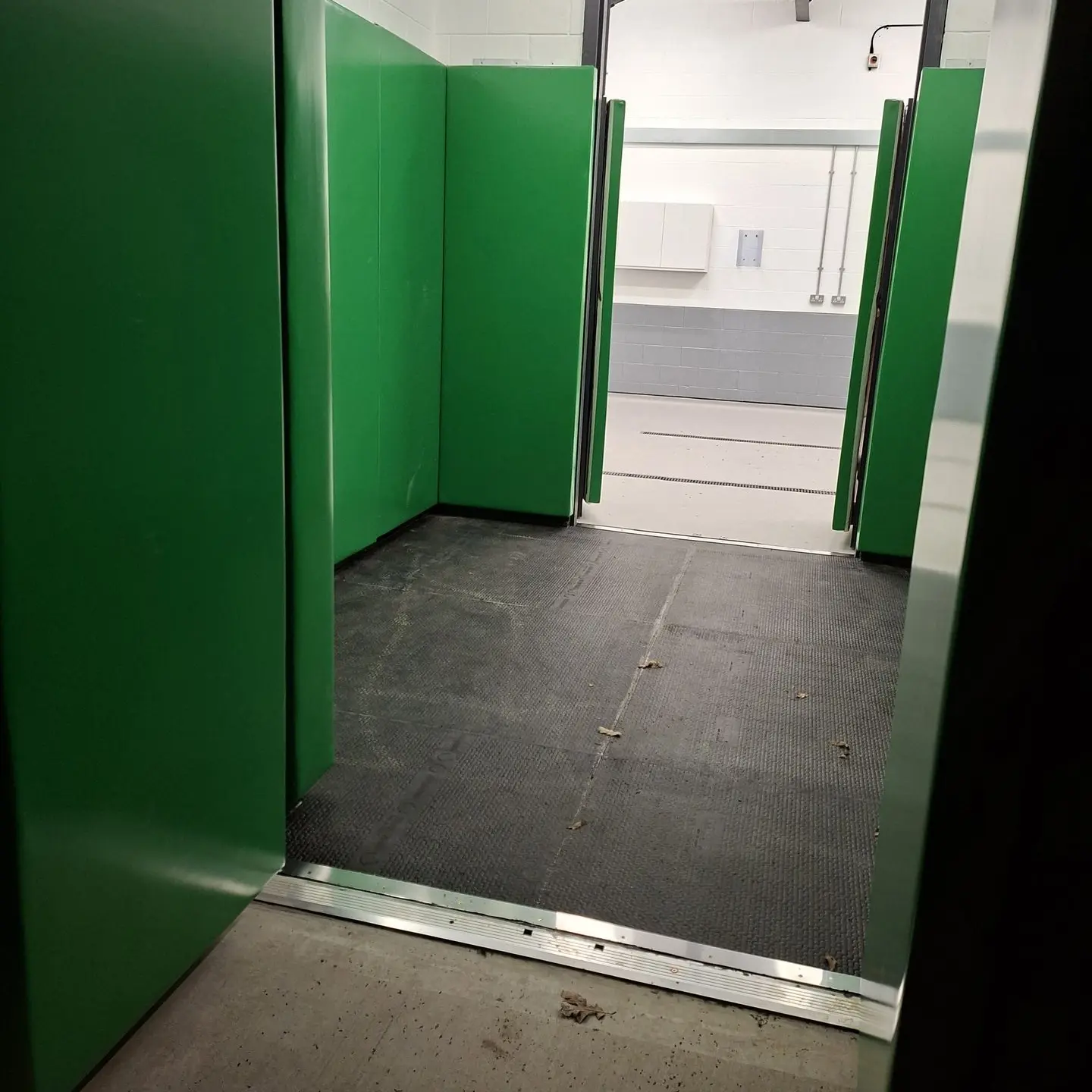 veterinary knockdown room with padded walls and floor veterinary knockdown room with padded walls and floor